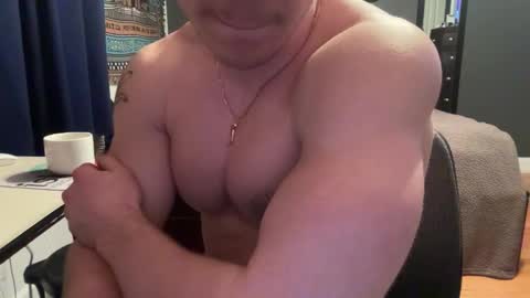 Snapshot of daddygmoney6969 chatting on 03/15/26, 01:33 daddygmoney6969 online show from 03/15/26, 01:33