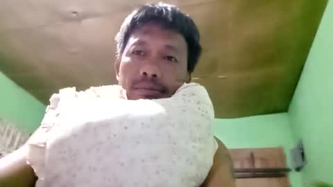 Snapshot of daddyhug556940 chatting on 01/19/26, 04:33 johnloyd online show from 01/19/26, 04:33