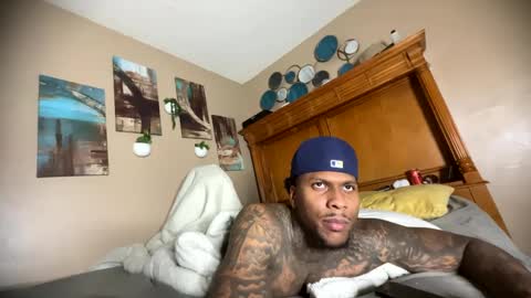 Snapshot of daddyjanimal chatting on 10/11/25, 07:18 sexy tatted king bbc online show from 10/11/25, 07:18