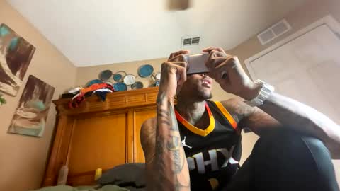 Snapshot of daddyjanimal chatting on 11/12/25, 08:30 sexy tatted king bbc online show from 11/12/25, 08:30