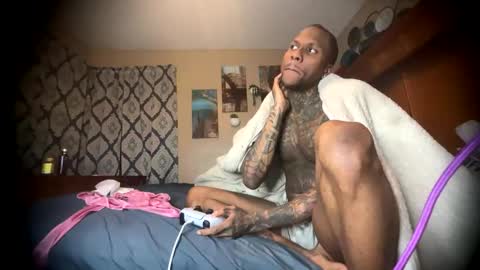 Snapshot of daddyjanimal chatting on 05/16/26, 07:27 sexy tatted king bbc online show from 05/16/26, 07:27