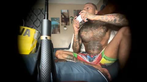 Snapshot of daddyjanimal chatting on 05/21/26, 12:39 sexy tatted king bbc online show from 05/21/26, 12:39