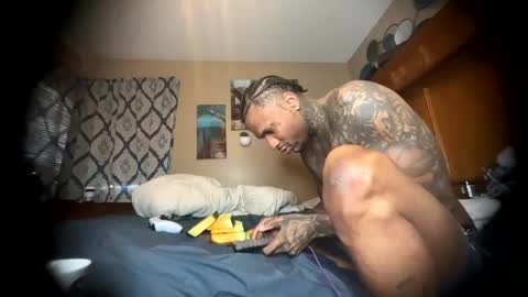 Snapshot of daddyjanimal chatting on 05/21/26, 12:56 sexy tatted king bbc online show from 05/21/26, 12:56