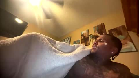 Snapshot of daddyjanimal chatting on 05/25/26, 10:49 sexy tatted king bbc online show from 05/25/26, 10:49