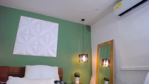 Valen online show from 01/11/25, 05:07