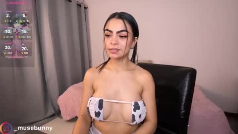 Sophie online show from 09/19/25, 01:51