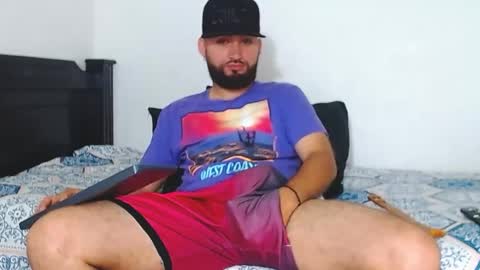 Snapshot of daddytronks17 chatting on 01/16/25, 02:51 daddytronks17 online show from 01/16/25, 02:51