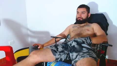 Snapshot of daddytronks17 chatting on 02/12/25, 05:15 daddytronks17 online show from 02/12/25, 05:15