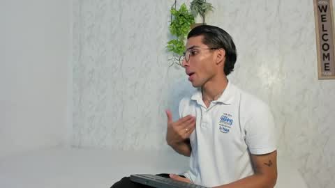 Snapshot of dady_show69 chatting on 05/22/26, 11:38 ALLAN online show from 05/22/26, 11:38