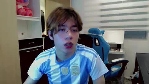 Snapshot of dae_lune chatting on 02/18/26, 11:22 dae_lune online show from 02/18/26, 11:22