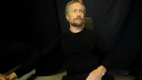 Snapshot of daemon456321 chatting on 12/12/24, 05:42 daemon online show from 12/12/24, 05:42