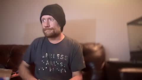 Snapshot of daemon456321 chatting on 02/27/25, 10:04 daemon online show from 02/27/25, 10:04