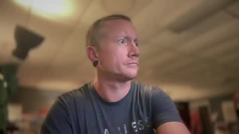 Snapshot of daemon456321 chatting on 10/01/25, 03:34 daemon online show from 10/01/25, 03:34