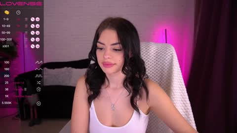 daenerys_daen online show from 12/03/24, 07:54