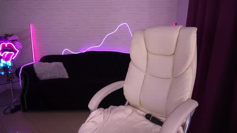 daenerys_daen online show from 09/20/25, 07:42