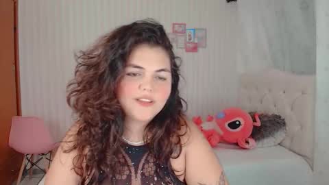 Snapshot of daeneryslove_doll chatting on 09/15/25, 12:16 daeneryslove_doll online show from 09/15/25, 12:16