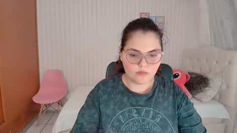 Snapshot of daeneryslove_doll chatting on 09/21/25, 04:03 daeneryslove_doll online show from 09/21/25, 04:03