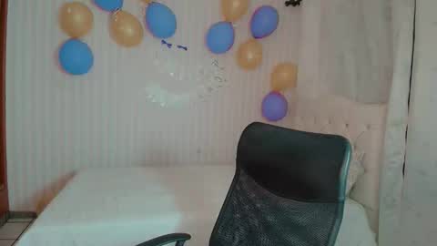 Snapshot of daeneryslove_doll chatting on 10/14/25, 05:41 daeneryslove_doll online show from 10/14/25, 05:41