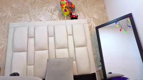 Snapshot of daffnelewis chatting on 02/09/26, 11:25 daffnelewis online show from 02/09/26, 11:25