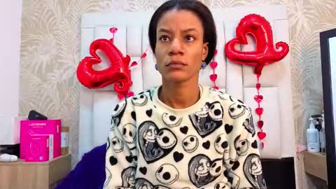 Snapshot of daffnelewis chatting on 02/21/26, 11:33 daffnelewis online show from 02/21/26, 11:33