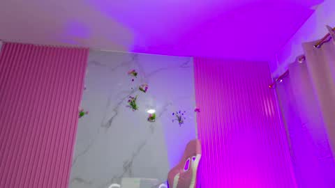 Snapshot of dafne17_ chatting on 05/15/26, 09:33 Dafne online show from 05/15/26, 09:33