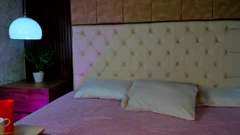 dafne_hillss online show from 10/10/25, 12:04