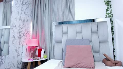 Snapshot of dafne_quenn chatting on 09/11/25, 12:38 dafne_quenn online show from 09/11/25, 12:38