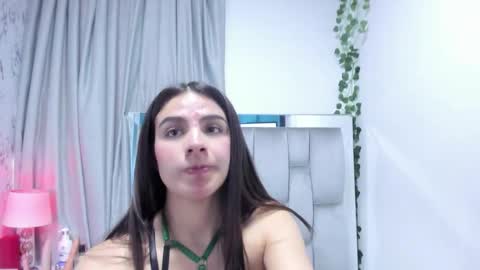 Snapshot of dafne_quenn chatting on 09/20/25, 12:39 dafne_quenn online show from 09/20/25, 12:39