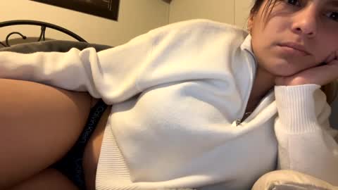 Snapshot of dafnecloutier chatting on 01/12/25, 11:50 Dafne 27 Cory-24 online show from 01/12/25, 11:50