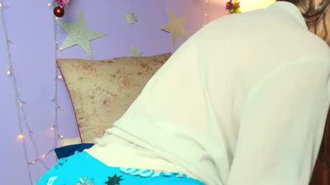 Snapshot of dafnemel chatting on 12/17/25, 01:55 dafnemel online show from 12/17/25, 01:55