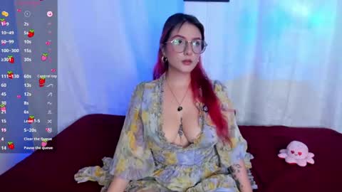 Snapshot of dafnemoon_1 chatting on 06/25/26, 05:12 Dafne Moon online show from 06/25/26, 05:12