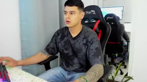 my name is Jhon and I live in colombia online show from 11/11/25, 01:49