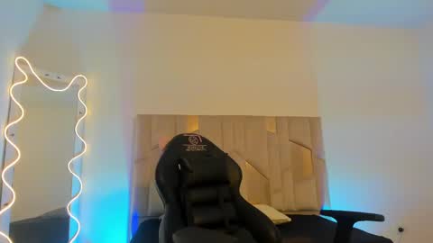 dahia  online show from 02/24/25, 03:23