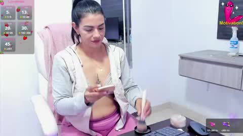 Snapshot of dahian_carter chatting on 09/26/25, 12:53 Dahian online show from 09/26/25, 12:53