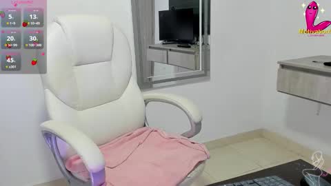 Snapshot of dahian_carter chatting on 10/01/25, 12:11 Dahian online show from 10/01/25, 12:11