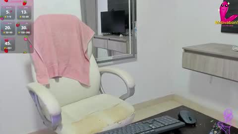 Snapshot of dahian_carter chatting on 10/02/25, 12:12 Dahian online show from 10/02/25, 12:12