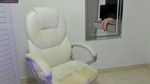 Snapshot of dahian_carter chatting on 10/20/25, 01:22 Dahian online show from 10/20/25, 01:22