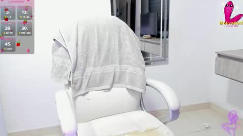 Snapshot of dahian_carter chatting on 11/01/25, 12:40 Dahian online show from 11/01/25, 12:40