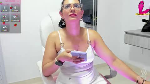 Snapshot of dahian_carter chatting on 11/10/25, 11:15 Dahian online show from 11/10/25, 11:15