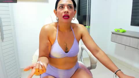 Snapshot of dahian_carter chatting on 01/16/26, 01:15 Dahian online show from 01/16/26, 01:15