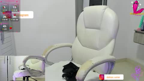 Snapshot of dahian_carter chatting on 02/12/26, 10:43 Dahian online show from 02/12/26, 10:43