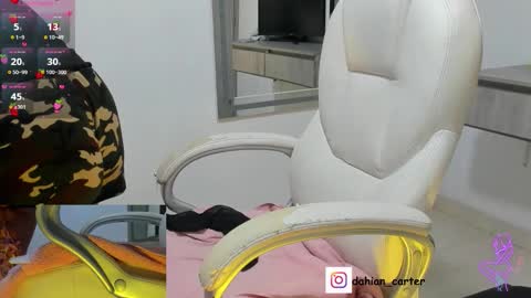 Snapshot of dahian_carter chatting on 02/20/26, 10:38 Dahian online show from 02/20/26, 10:38