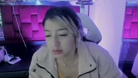 Dahiana  online show from 05/11/26, 04:04