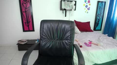 Snapshot of dahiana_sterling chatting on 02/06/25, 02:04 Dahiana online show from 02/06/25, 02:04