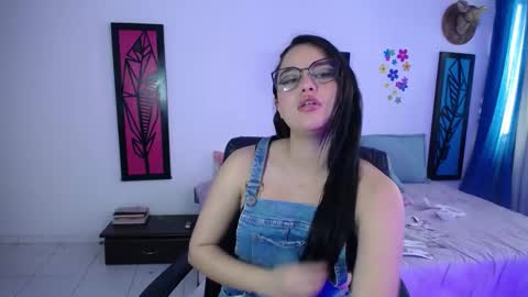 Snapshot of dahiana_sterling chatting on 02/12/25, 03:05 Dahiana online show from 02/12/25, 03:05