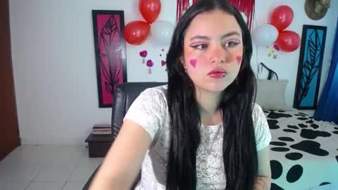 Snapshot of dahiana_sterling chatting on 02/14/25, 12:14 Dahiana online show from 02/14/25, 12:14