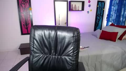 Snapshot of dahiana_sterling chatting on 02/22/25, 10:42 Dahiana online show from 02/22/25, 10:42