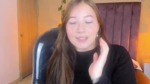 Dahlia online show from 11/16/25, 06:13