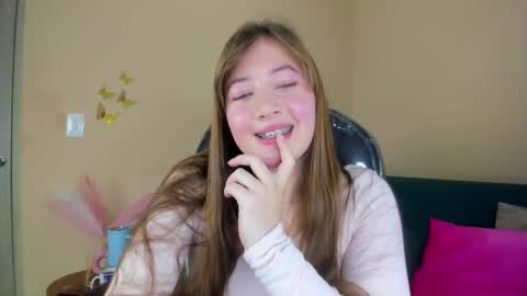 Dahlia online show from 03/04/26, 07:03