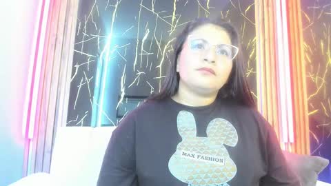 dahlia_vera23_aws online show from 09/18/25, 05:42